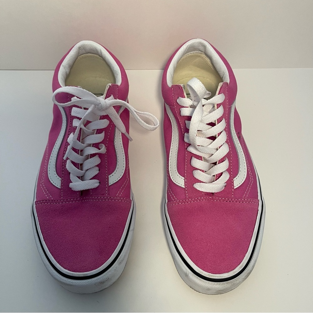 Vans Old Skool sneakers in hot pink fuchsia - Women’s size 10.5/Men’s size 9